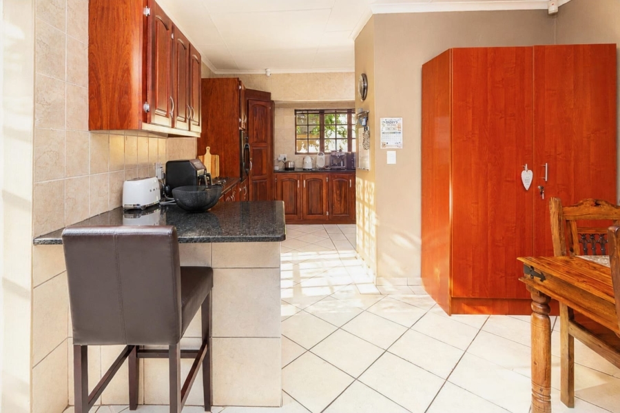4 Bedroom Property for Sale in Safari Gardens North West